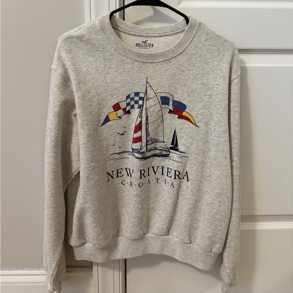 Worn once Hollister crew neck size s